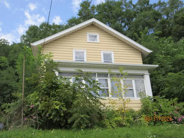 732 E North STREET, Waukesha, WI 53188