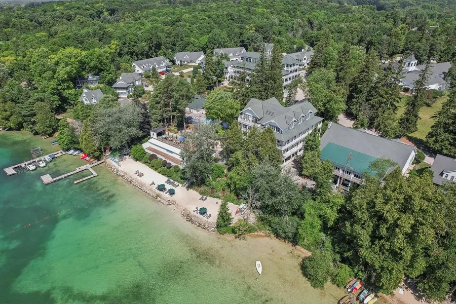 281 Victorian Village DRIVE #31, Elkhart Lake, WI 53020 - #2