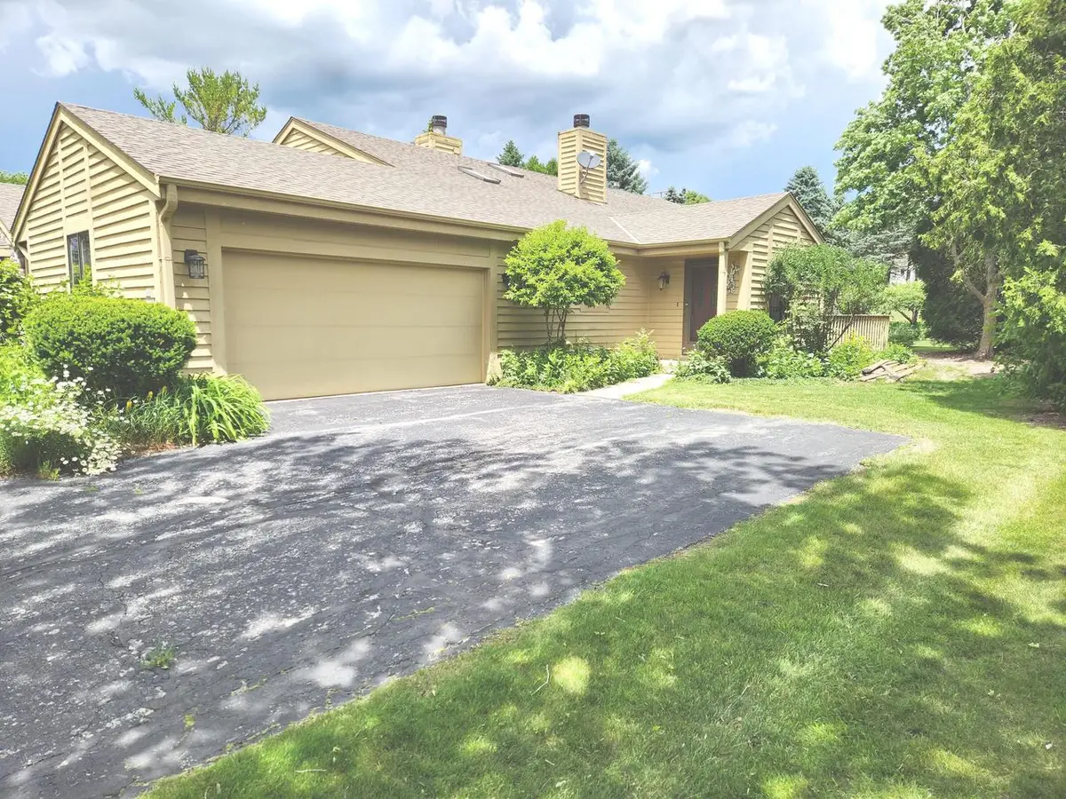N80W13596 River Park DRIVE, Menomonee Falls, WI 53051 - #1
