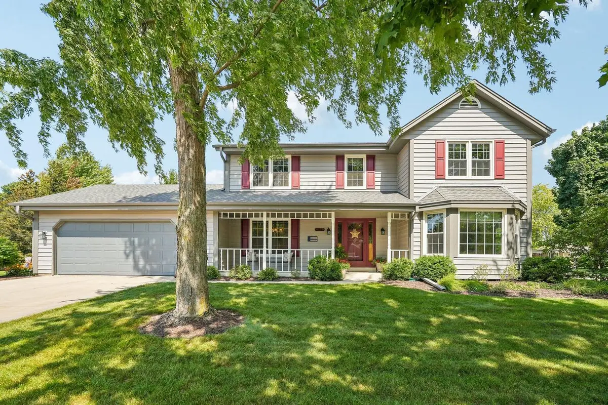 306 W Juniper DRIVE, Grafton, WI 53024 - #1