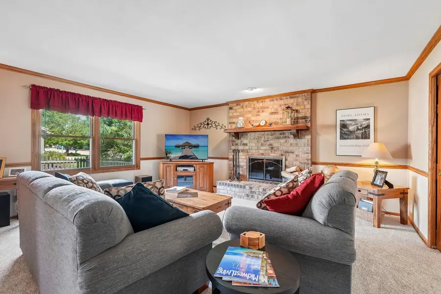 306 W Juniper DRIVE, Grafton, WI 53024 - #3