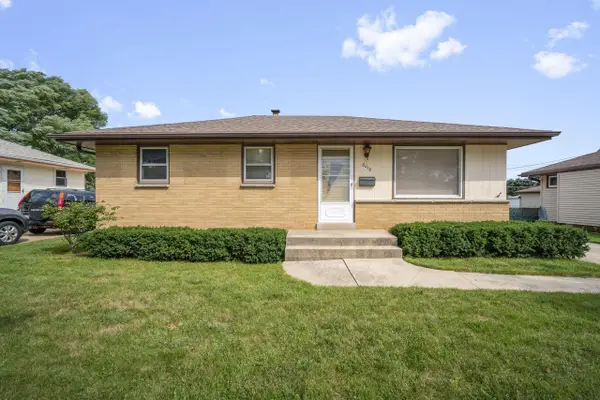 8018 W Tesch AVENUE, Milwaukee, WI 53220