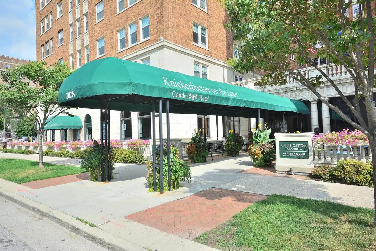 1028 E Juneau AVENUE #412, Milwaukee, WI 53202 - #1