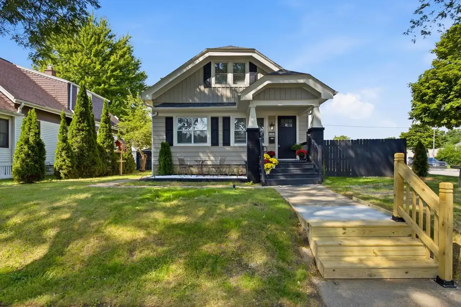 5565 N 32nd STREET, Milwaukee, WI 53209 - #3