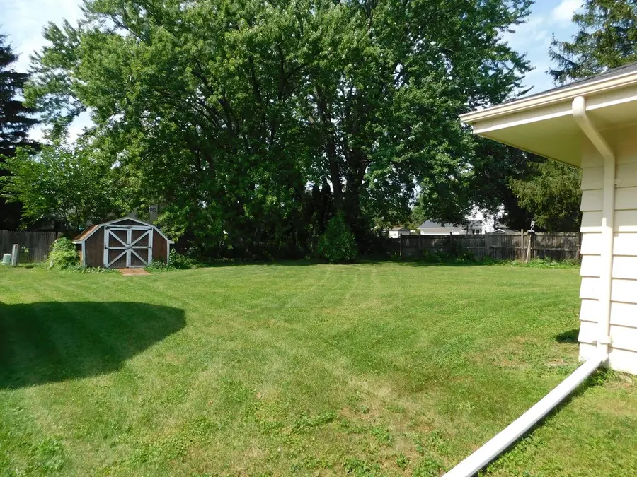 W67N847 Washington AVENUE, Cedarburg, WI 53012 - #2