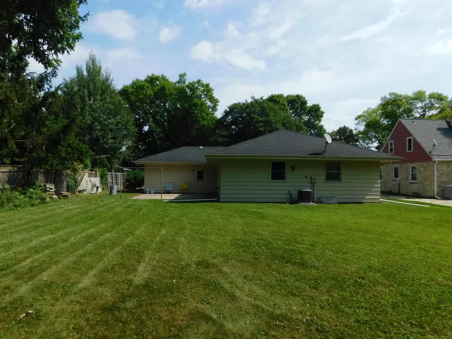 W67N847 Washington AVENUE, Cedarburg, WI 53012 - #3