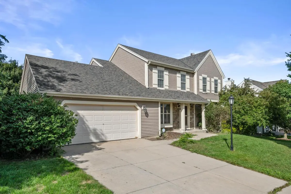 922 River Hill DRIVE, Waukesha, WI 53189 - #1