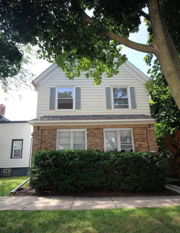 3137 S Howell AVENUE, Milwaukee, WI 53207
