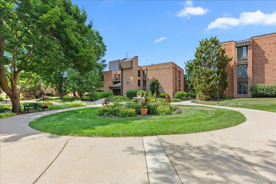 1906 E Shorewood BOULEVARD #149, Milwaukee, WI 53211 - #2