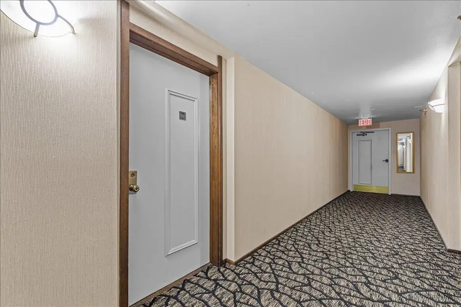 1906 E Shorewood BOULEVARD #149, Milwaukee, WI 53211 - #3