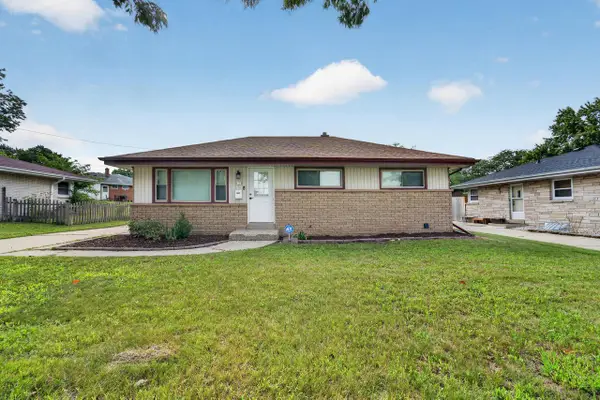 8125 W Clovernook STREET, Milwaukee, WI 53223
