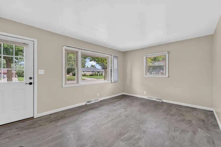 8125 W Clovernook STREET, Milwaukee, WI 53223 - #2