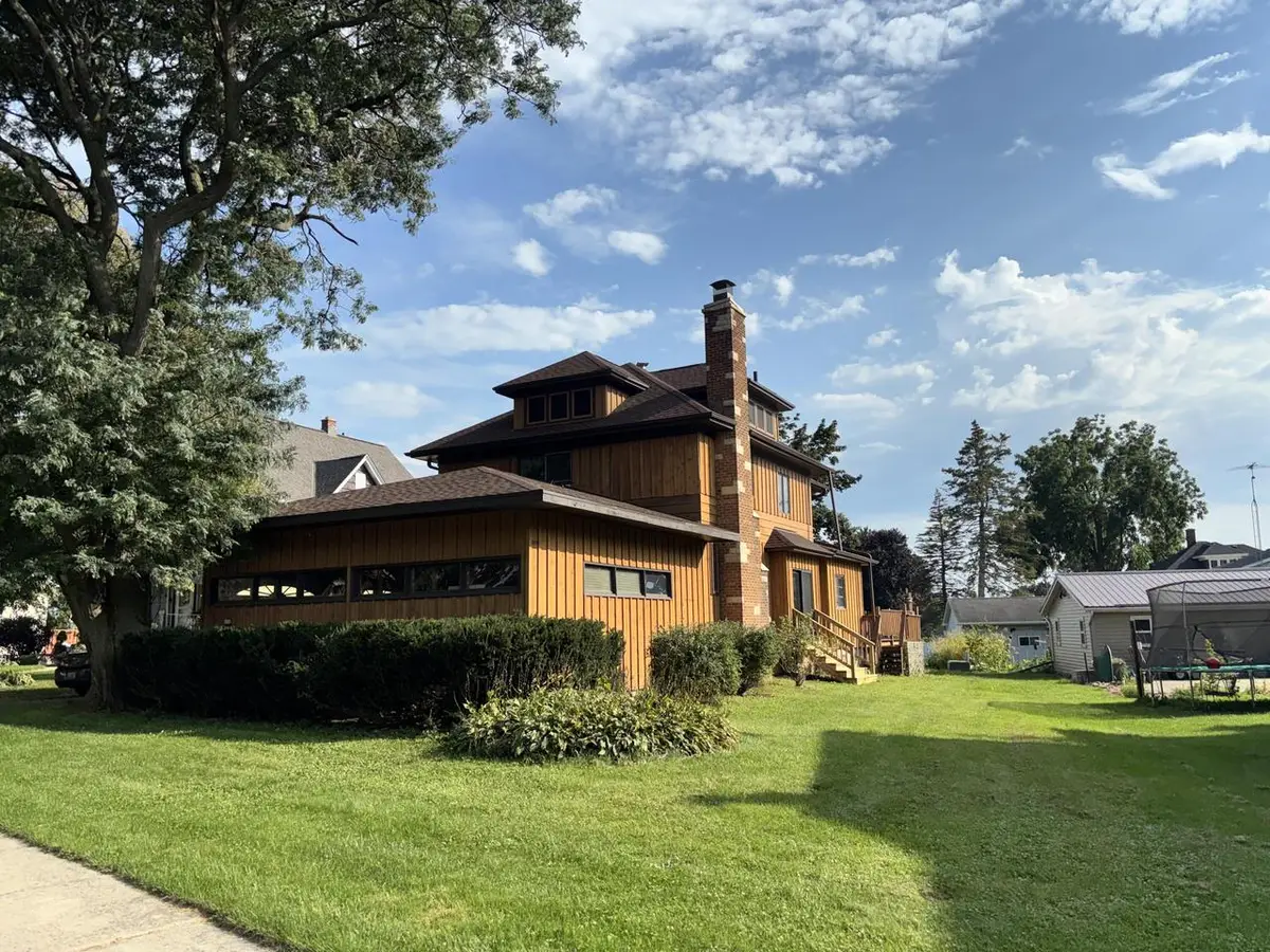 634 E Oak Grove STREET, Juneau, WI 53039 - #1