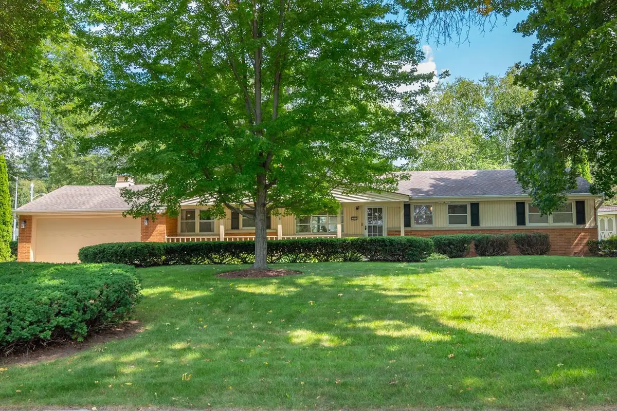 2308 S Green Links DRIVE, West Allis, WI 53227 - #1