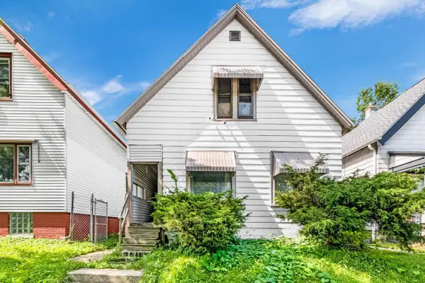 3531 N 8th STREET, Milwaukee, WI 53206