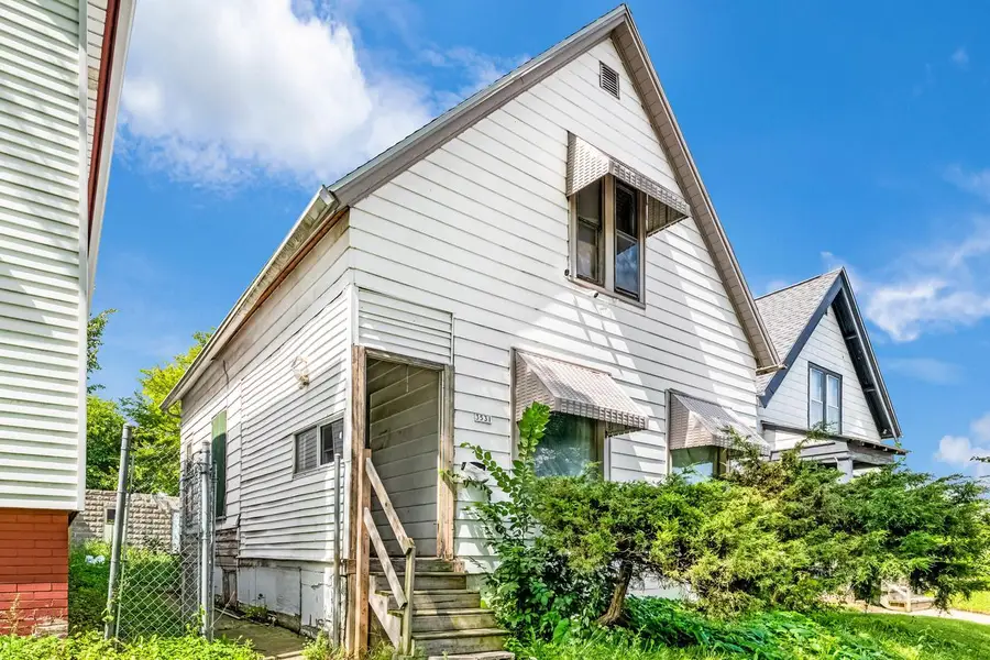 3531 N 8th STREET, Milwaukee, WI 53206 - #2