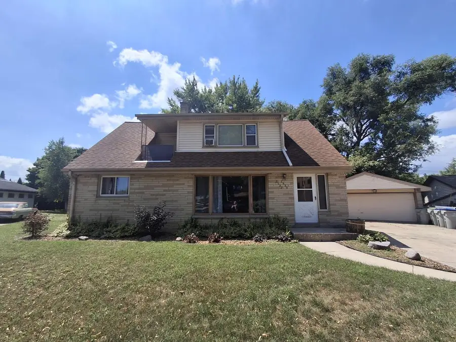 2537 W Bridge STREET #2539, Milwaukee, WI 53221 - #3
