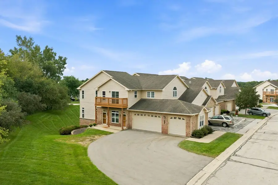 17741 W Jacobs DRIVE, New Berlin, WI 53146 - #2