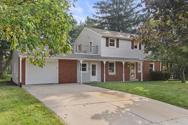 W236N6530 Hillview DRIVE, Sussex, WI 53089