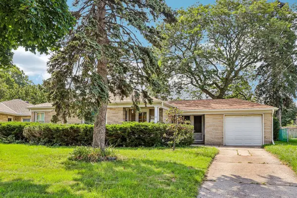 1011 W Silver Spring DRIVE, Milwaukee, WI 53209