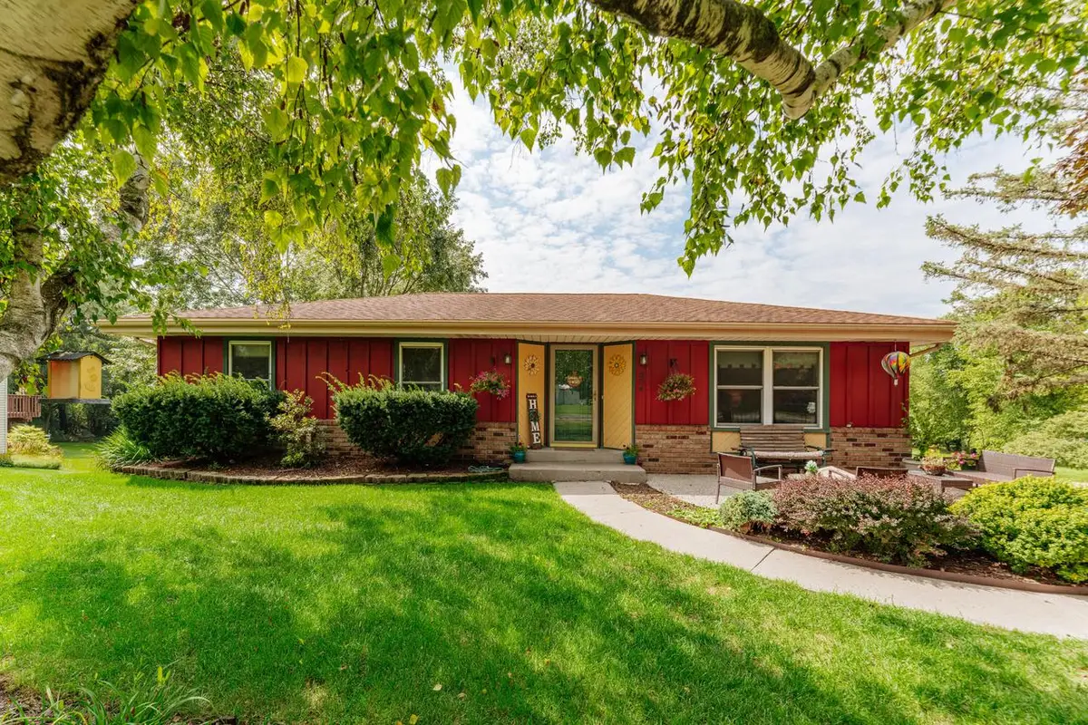 504 Ryan AVENUE, Burlington, WI 53105 - #1
