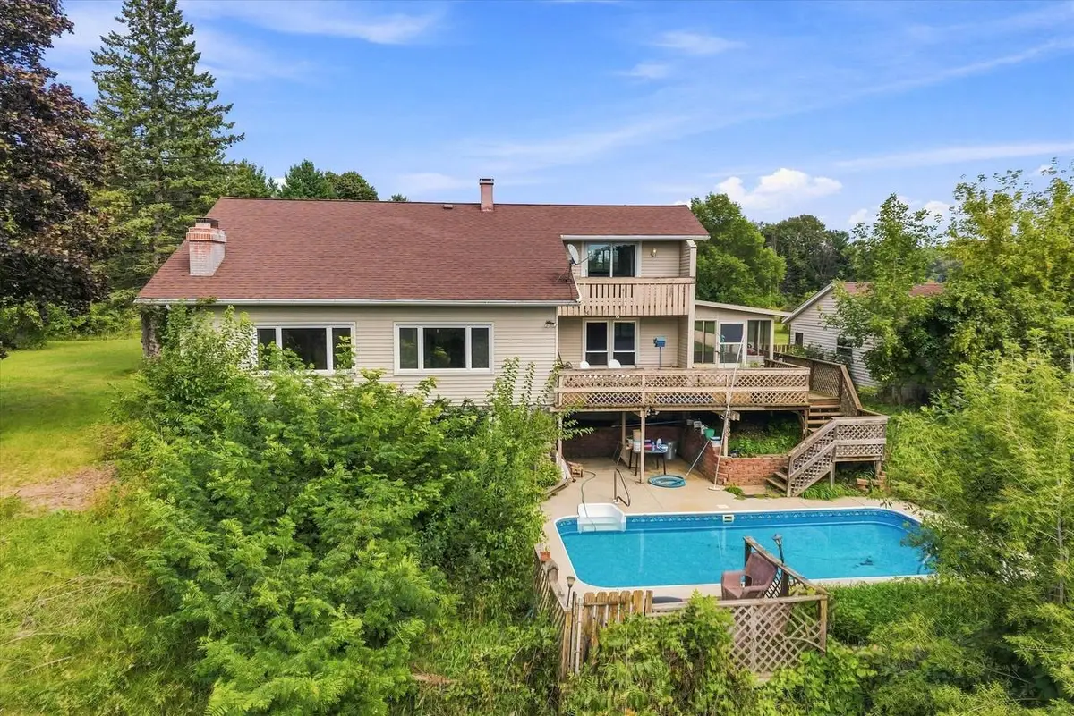 7475 Brookhaven DRIVE, West Bend, WI 53090 - #1