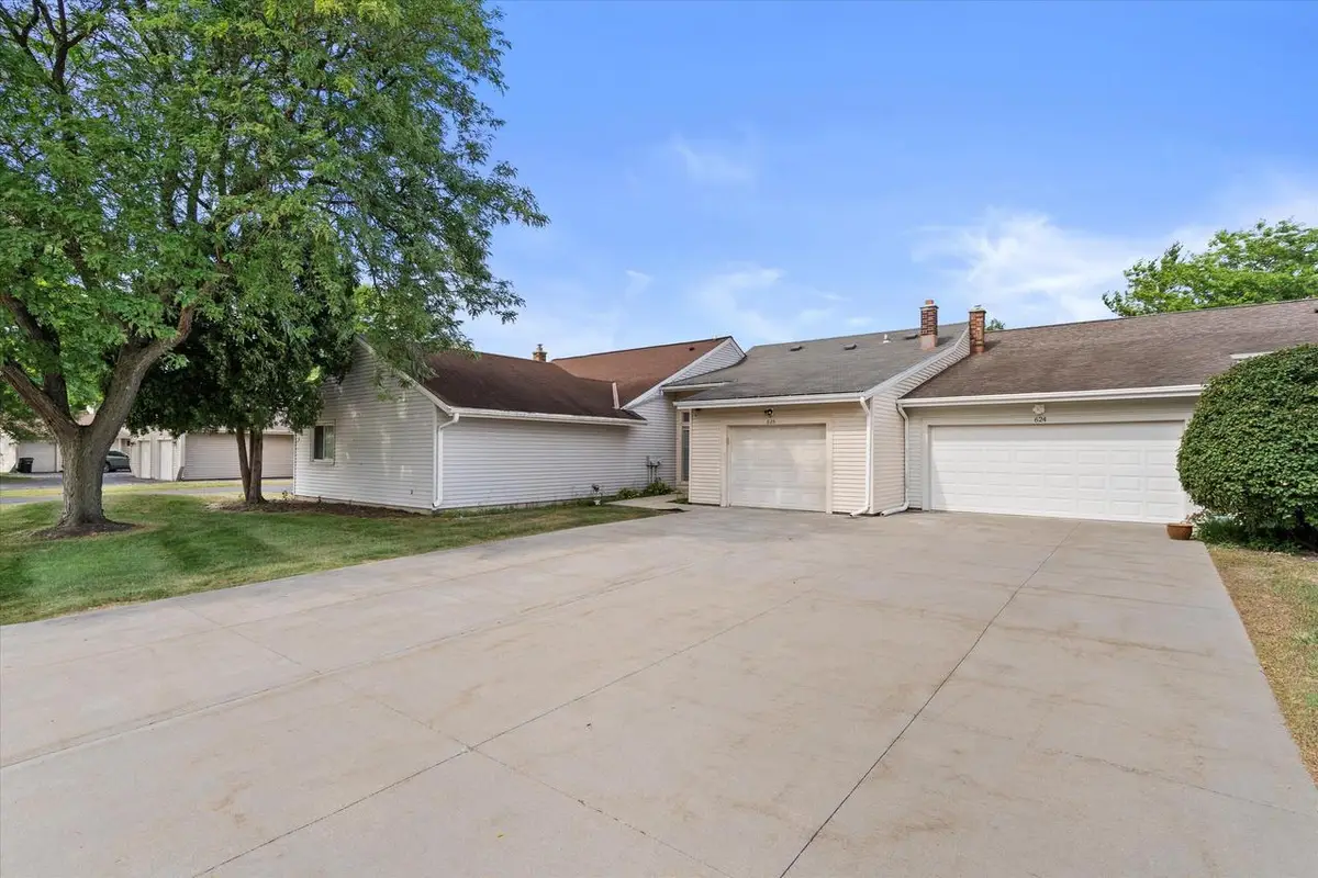 626 Westridge DRIVE, West Bend, WI 53095 - #1