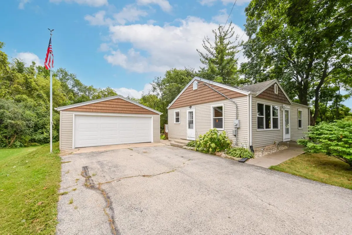 8725 Racine AVENUE, Waterford, WI 53185 - #1