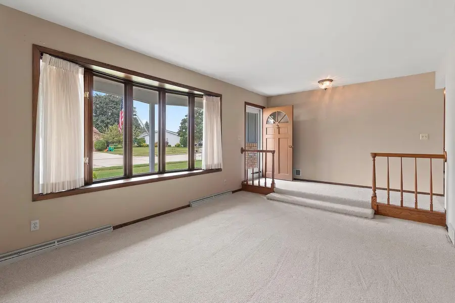 1817 Sharon LANE, Manitowoc, WI 54220 - #3