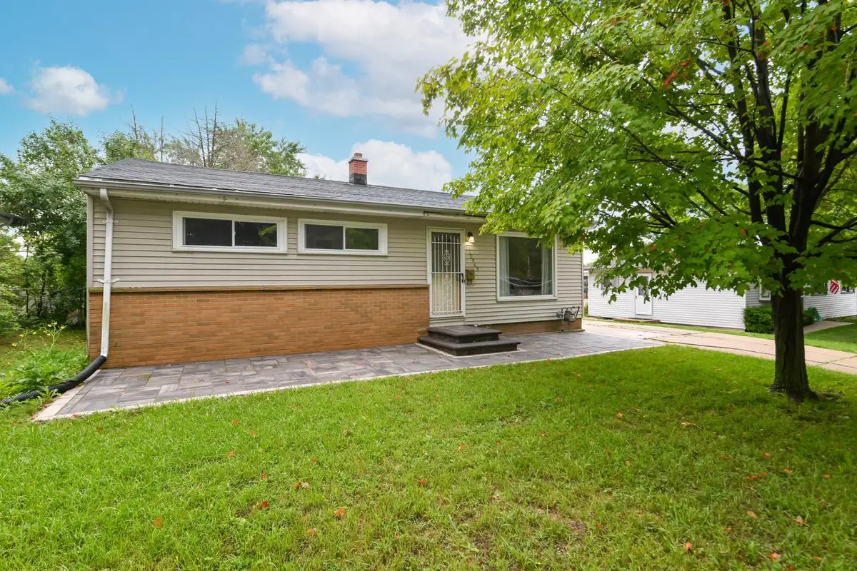 10945 W Jeffrey LANE, Milwaukee, WI 53225 - #1