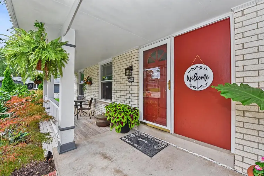 3250 W Rochelle AVENUE, Glendale, WI 53209 - #2