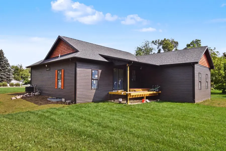 121 Glenwood DRIVE, Williams Bay, WI 53191 - #2