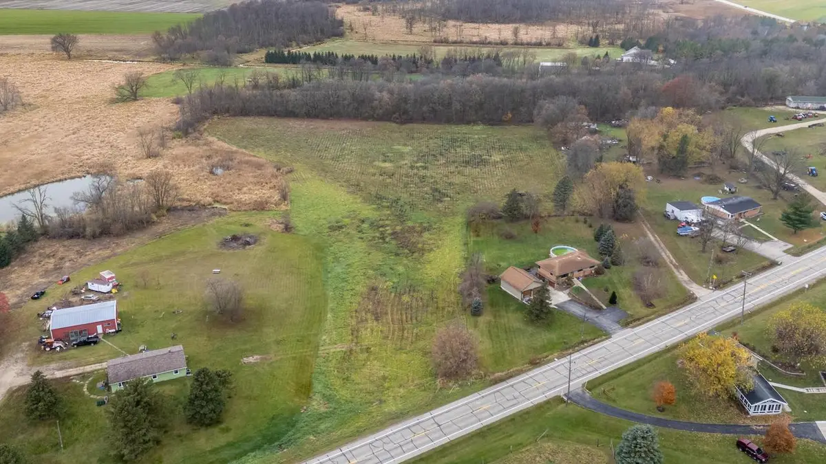 4841 STATE HIGHWAY 175 #Lt4, Hartford, WI 53027 - #1