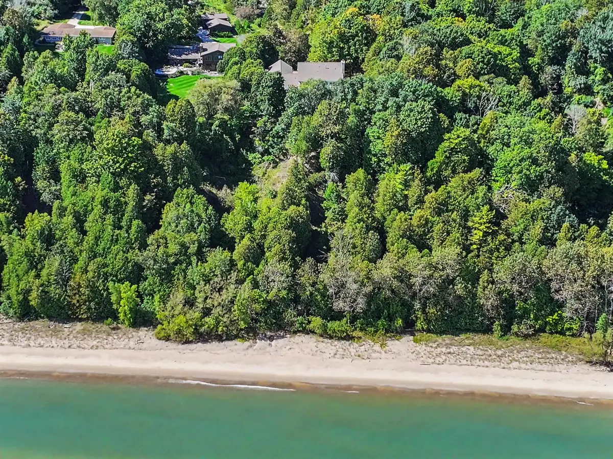 3582 E Norport DRIVE, Port Washington, WI 53074 - #1