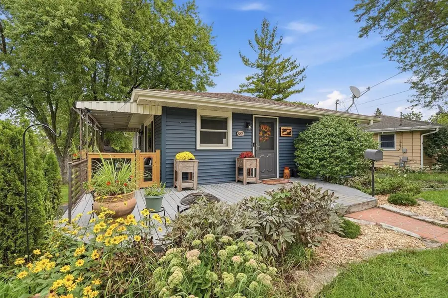 357 E Wisconsin AVENUE, Pewaukee, WI 53072 - #2
