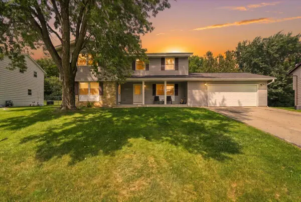 S69W14964 Cornell CIRCLE, Muskego, WI 53150