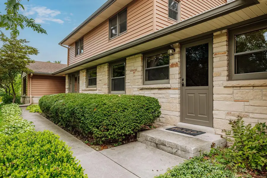 5254 S Allenwood LANE, Hales Corners, WI 53130 - #3