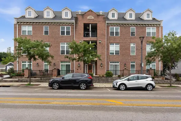 7224 W State STREET #3D, Wauwatosa, WI 53213