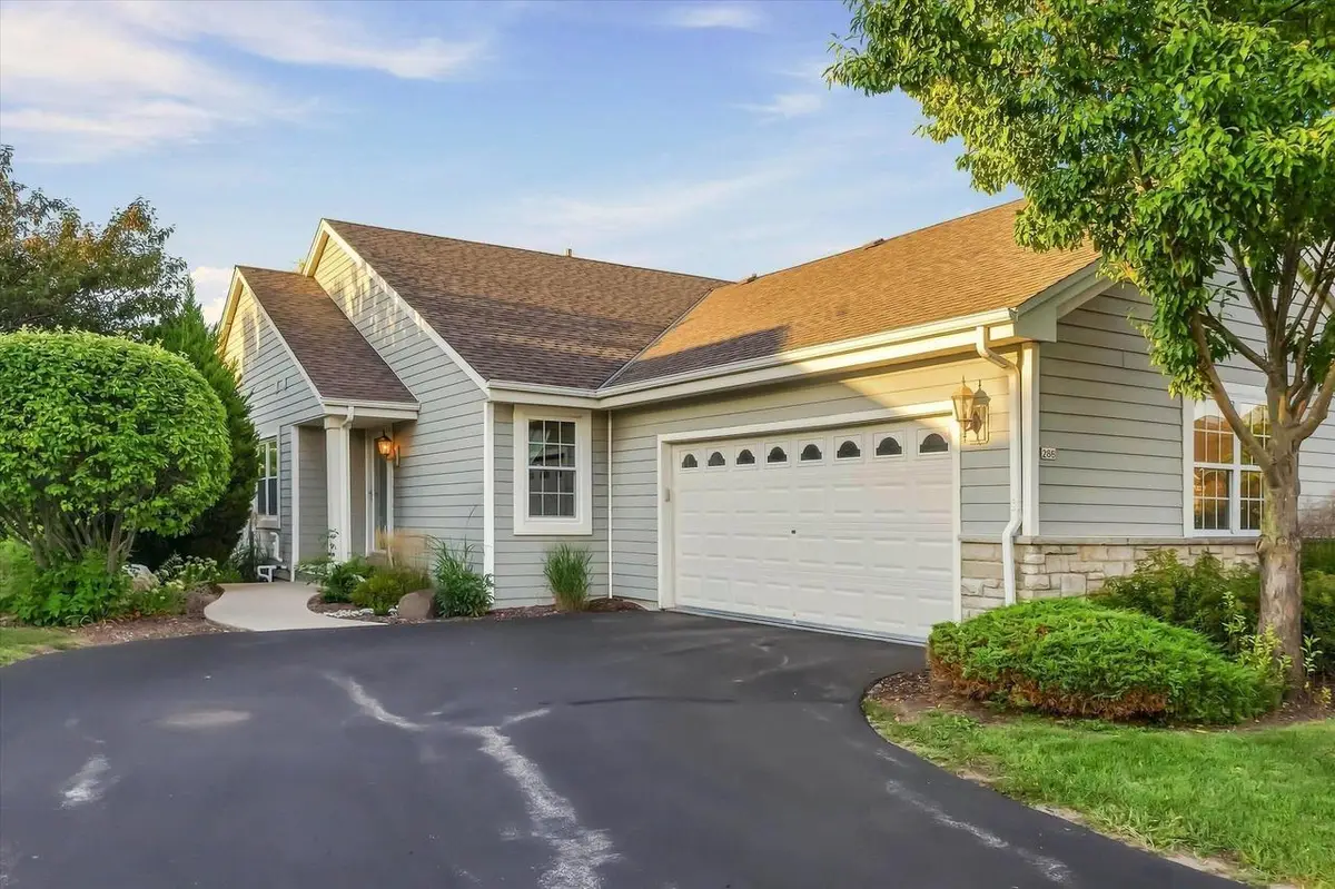 288 Wildflower CIRCLE, Port Washington, WI 53074 - #1