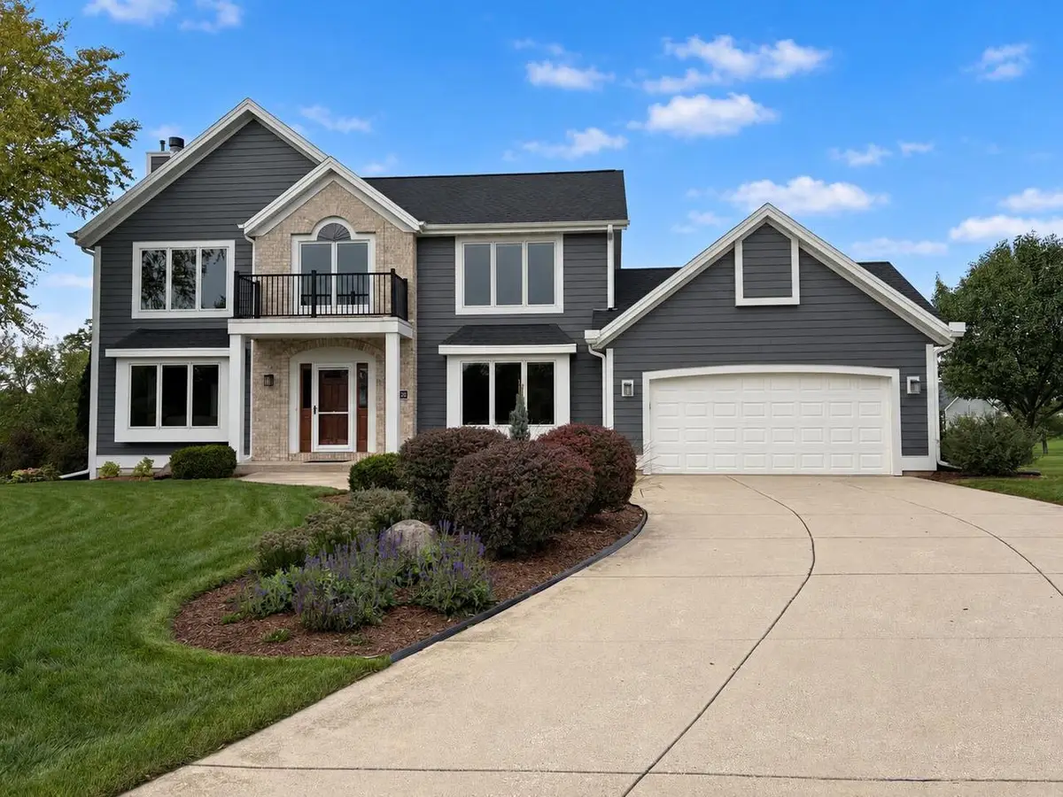 13320 W Crestwood COURT, New Berlin, WI 53151 - #1