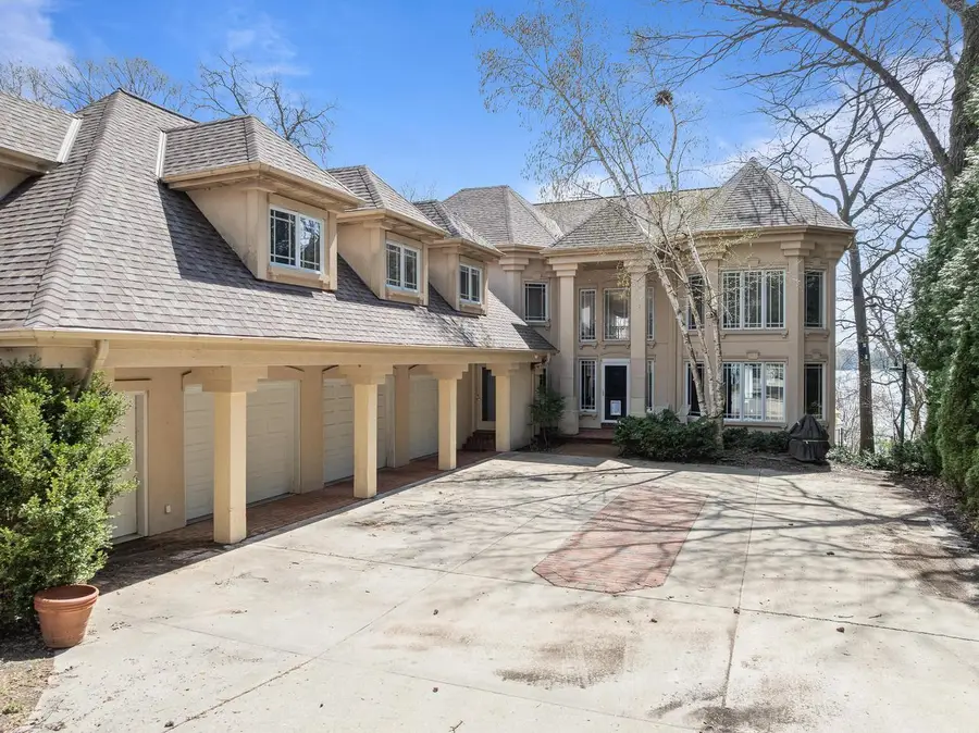 2718 Willow Point DRIVE, Delavan, WI 53115 - #2