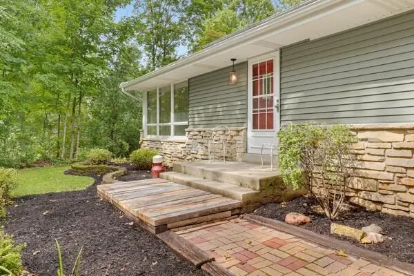 4108 W Glenwood DRIVE, Franklin, WI 53132 - #2