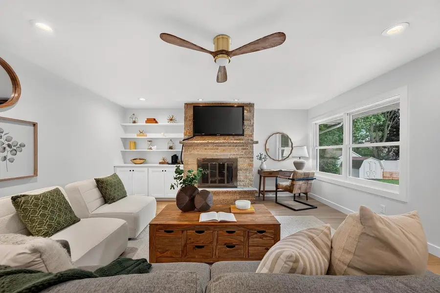 11500 N Buntrock AVENUE, Mequon, WI 53092 - #2