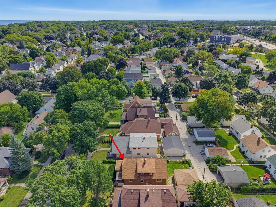 2631 S Linebarger TERRACE, Milwaukee, WI 53207 - #2