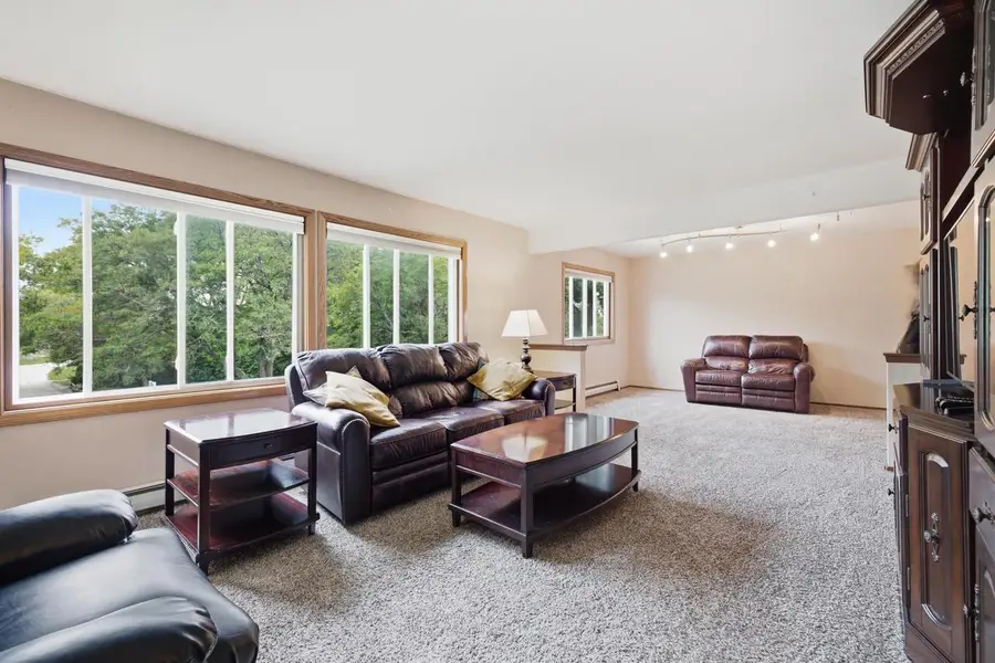 1146 Pilgrim PARKWAY, Elm Grove, WI 53122 - #2