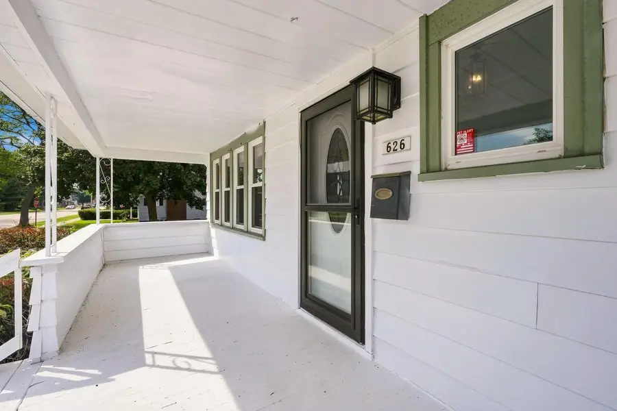 626 Madison AVENUE, South Milwaukee, WI 53172 - #3