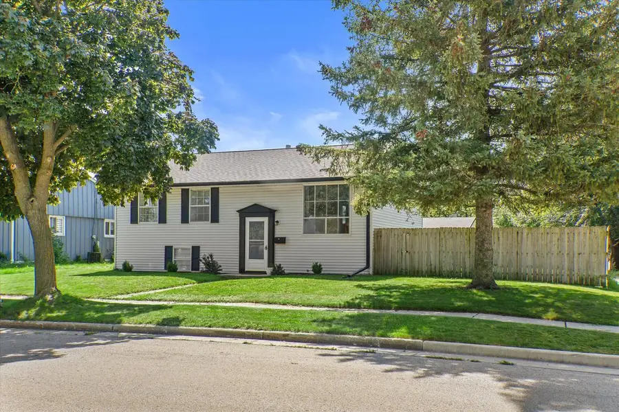 9525 Hulda DRIVE, Sturtevant, WI 53177 - #2