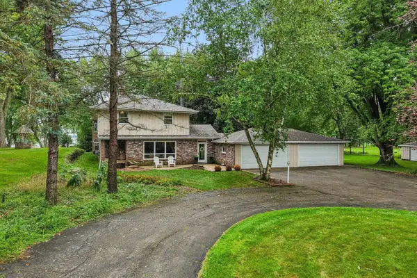 121 Saeger AVENUE, Oconomowoc, WI 53066