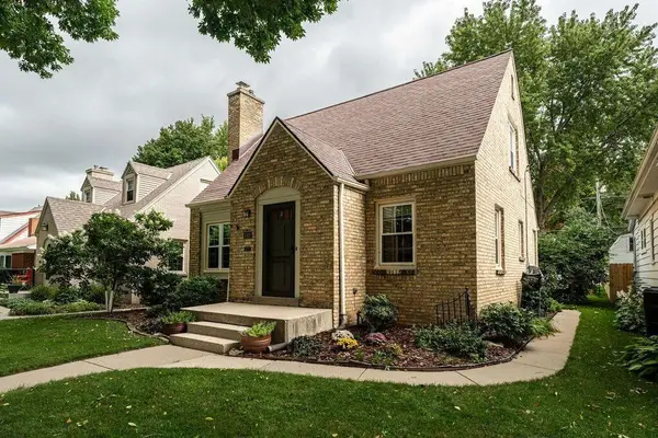 2416 S 79th STREET, West Allis, WI 53219