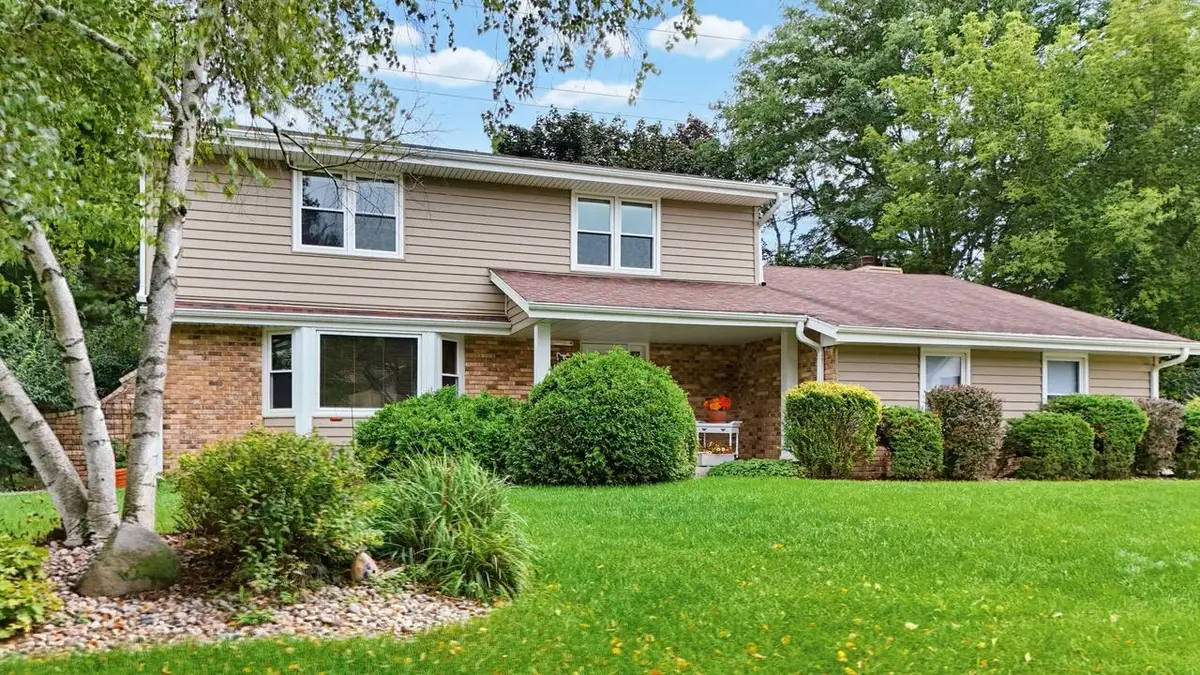 10257 W Spring Green ROAD, Greenfield, WI 53228 - #1